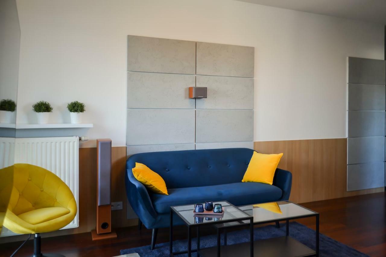 Aleja Wyscigowa 4C By Homeprime Warsaw Luaran gambar